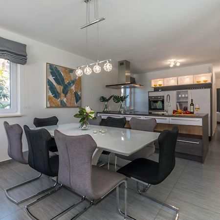 House With Pool Ledenko Apartment บีโอกราดนาโมรู ภายนอก รูปภาพ