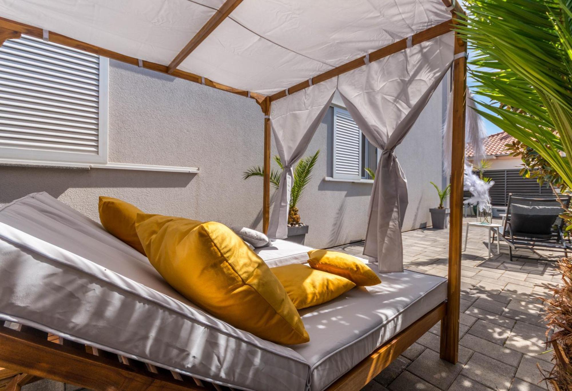 House With Pool Ledenko Apartment บีโอกราดนาโมรู ภายนอก รูปภาพ