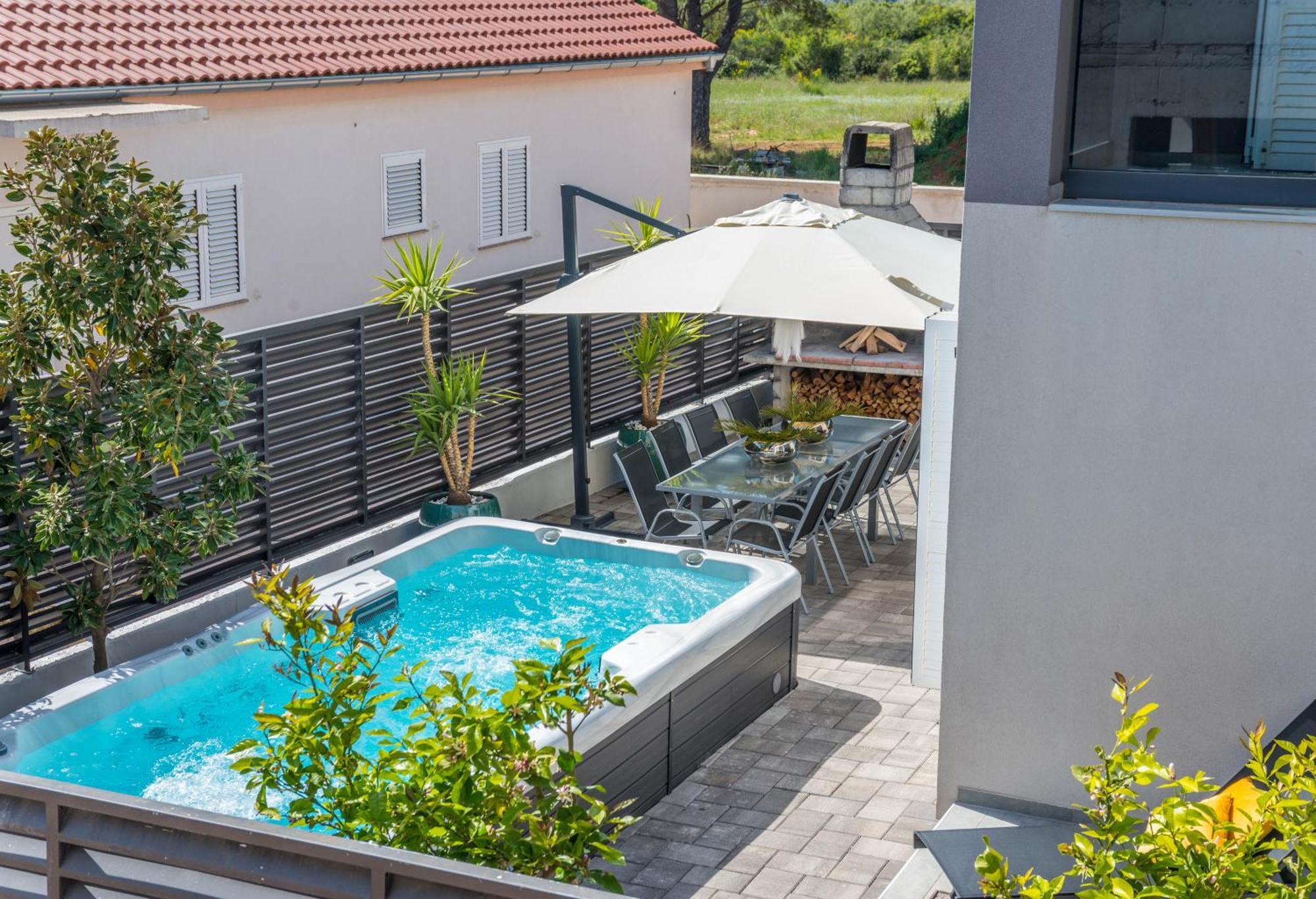 House With Pool Ledenko Apartment บีโอกราดนาโมรู ภายนอก รูปภาพ