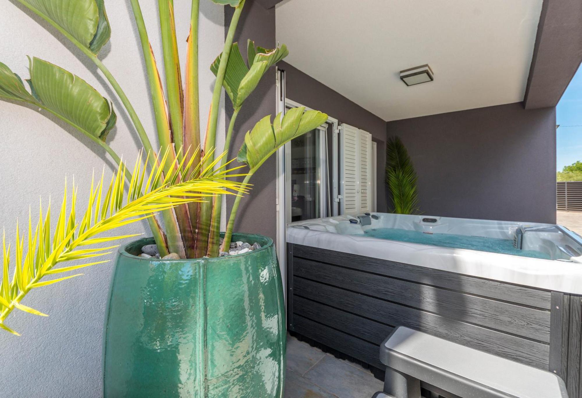 House With Pool Ledenko Apartment บีโอกราดนาโมรู ภายนอก รูปภาพ