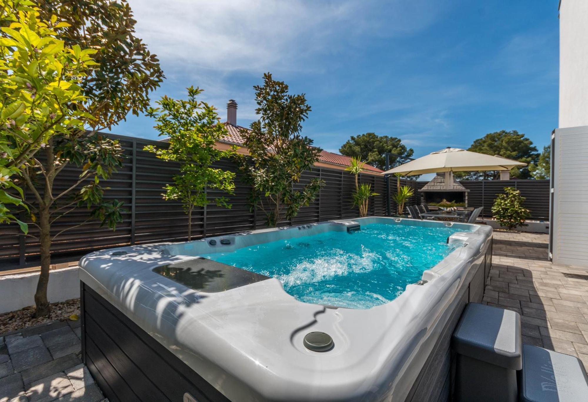 House With Pool Ledenko Apartment บีโอกราดนาโมรู ภายนอก รูปภาพ