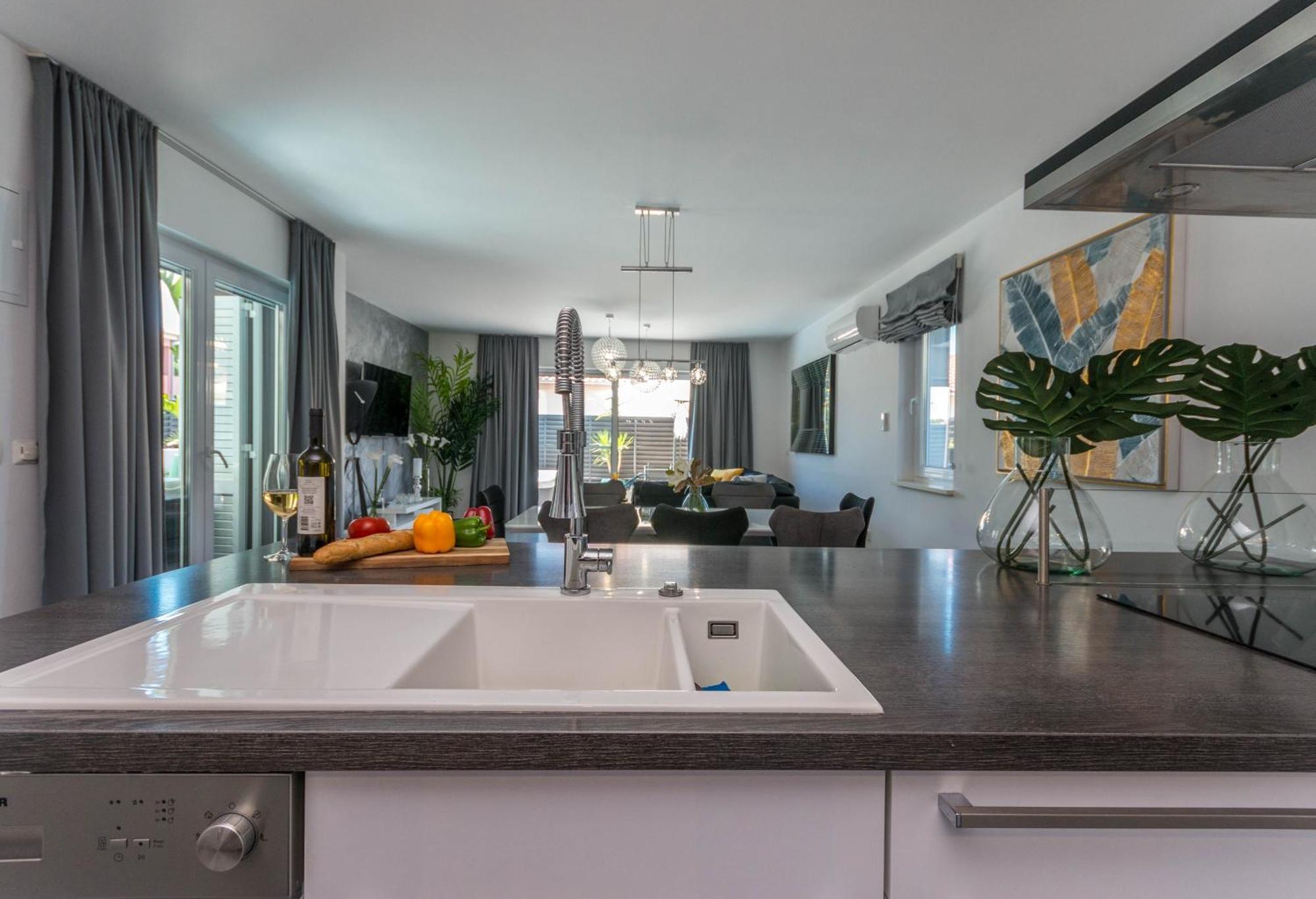 House With Pool Ledenko Apartment บีโอกราดนาโมรู ภายนอก รูปภาพ
