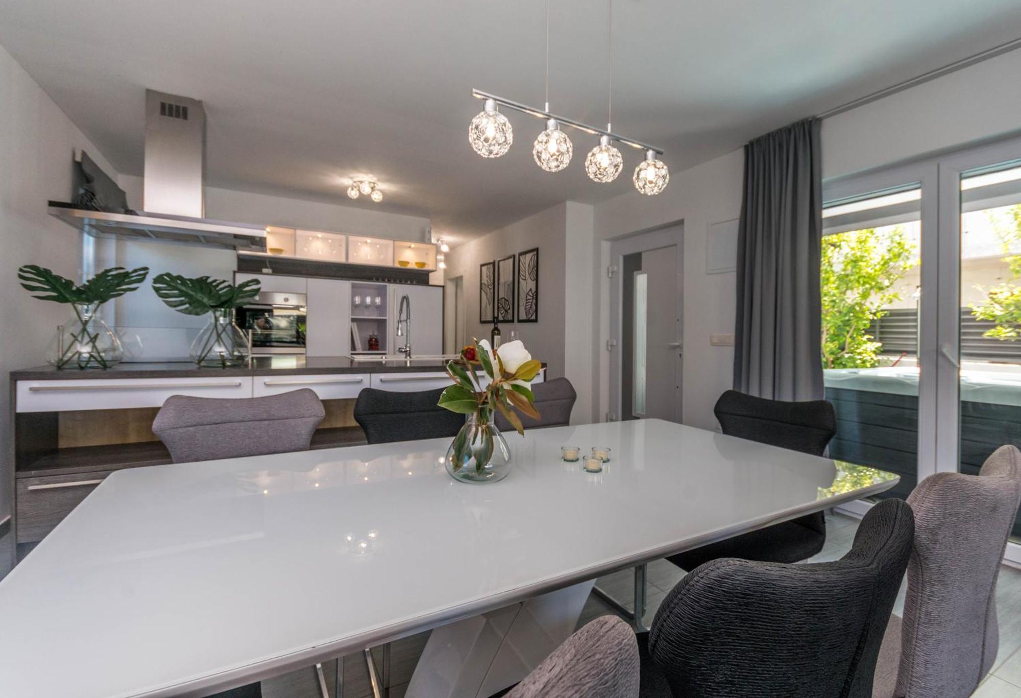 House With Pool Ledenko Apartment บีโอกราดนาโมรู ภายนอก รูปภาพ
