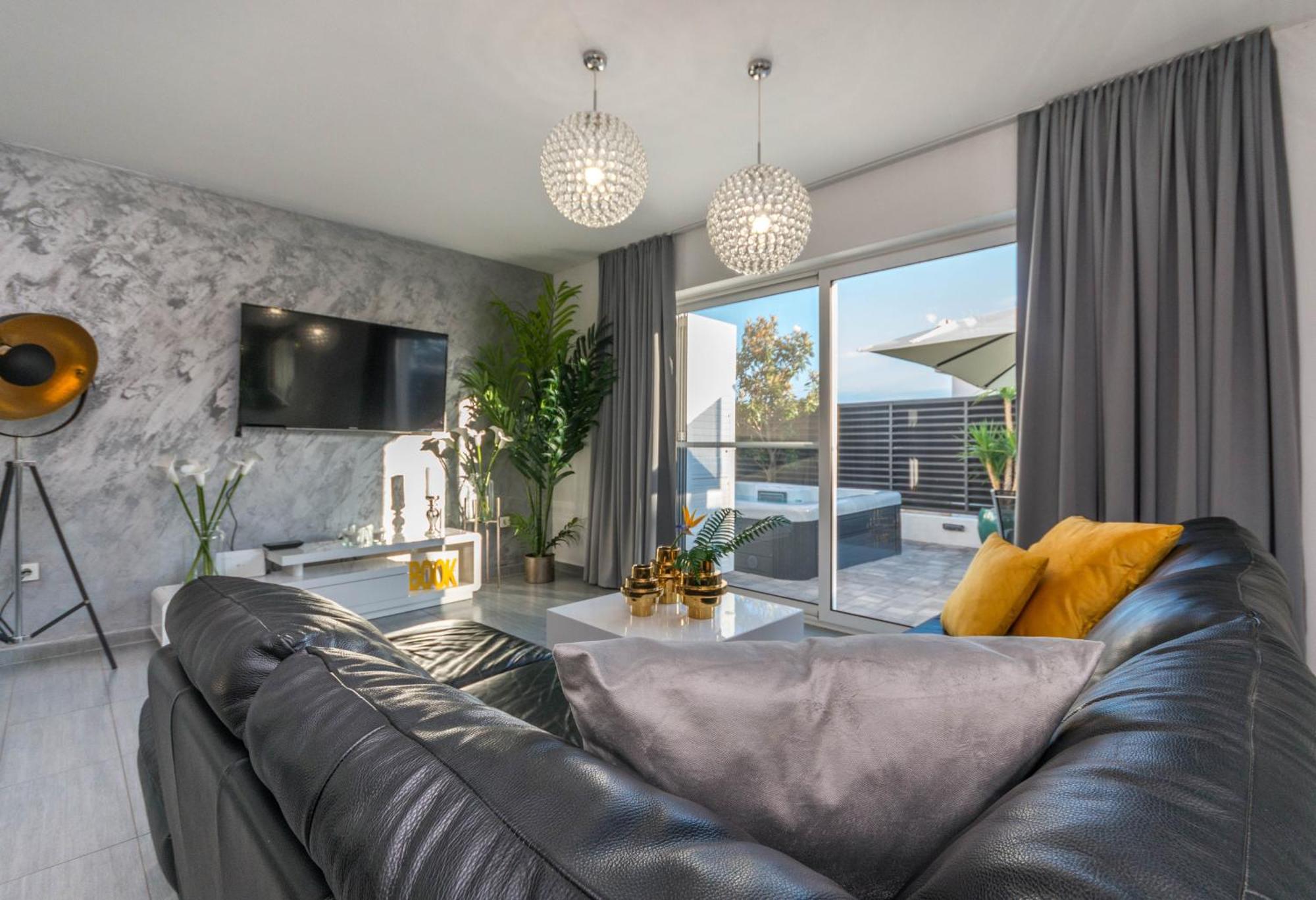 House With Pool Ledenko Apartment บีโอกราดนาโมรู ภายนอก รูปภาพ